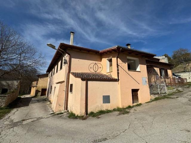 Appartamento in vendita a Cascia, Umbria