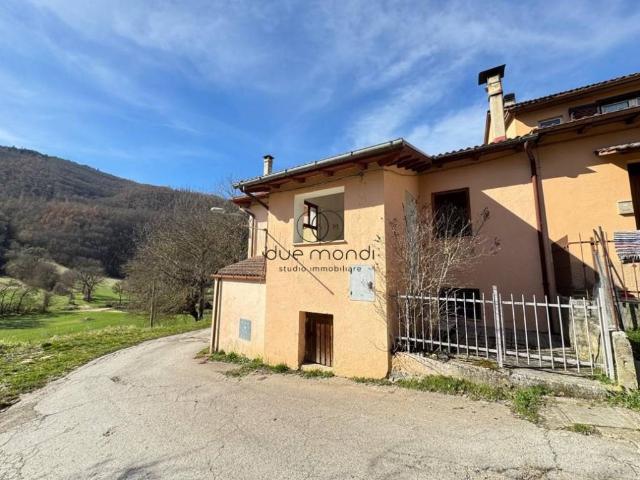 Appartamento in vendita a Cascia, Umbria