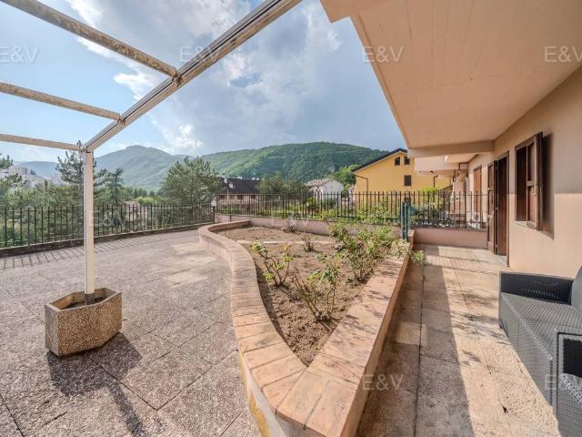 Appartamento in vendita a Cascia, Umbria