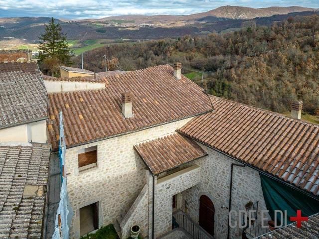 Appartamento in vendita a Cascia, Umbria