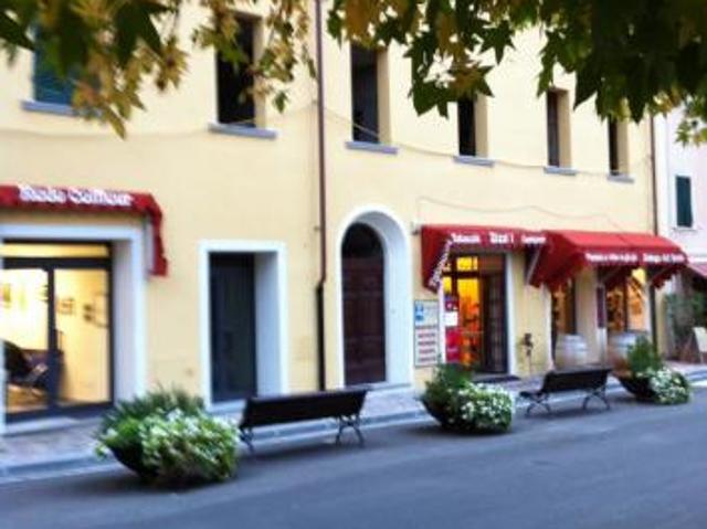Locale Commerciale in vendita a Casciana Terme Lari, Toscana