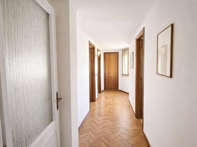 Appartamento in vendita a Cascina
