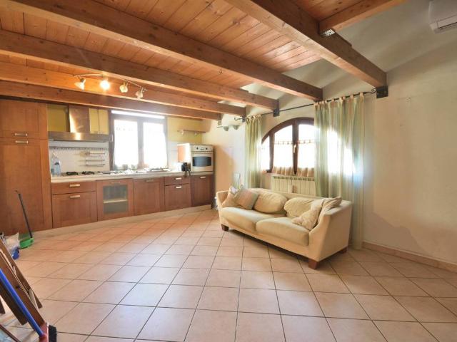Appartamento in vendita a Cascina, Toscana