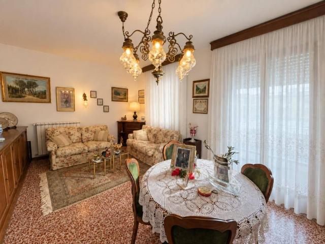 Appartamento in vendita a Marciana, Cascina