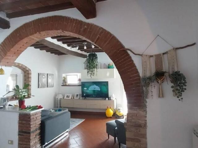 Appartamento in vendita a Laiano, Cascina