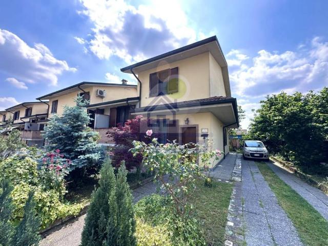Villa Schiera in vendita a Caselle Lurani, Lombardia