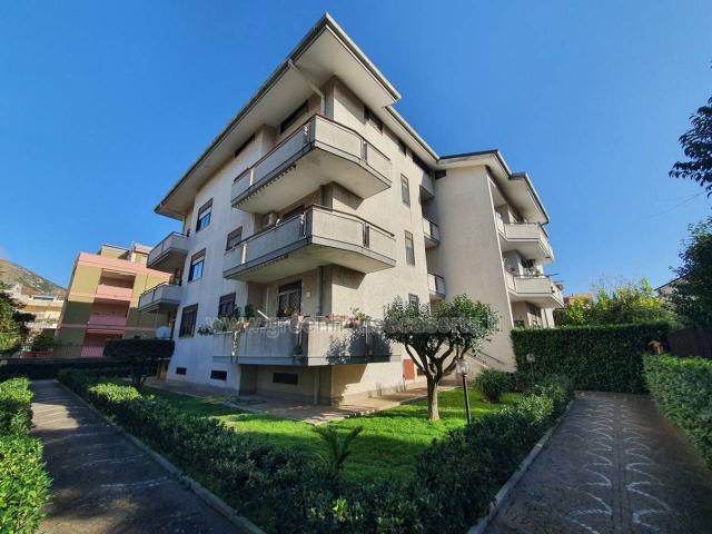 Appartamento in vendita a Caserta, Campania