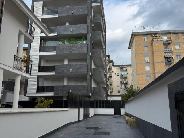 Appartamento in vendita a Caserta, Campania