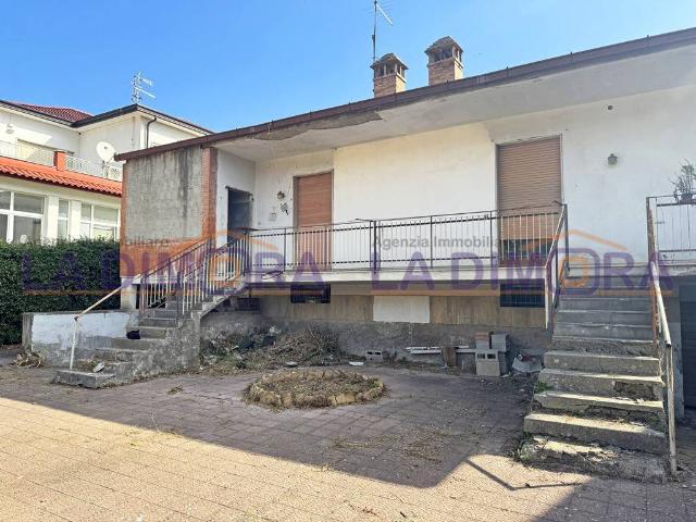 Appartamento in vendita a Caserta, Campania
