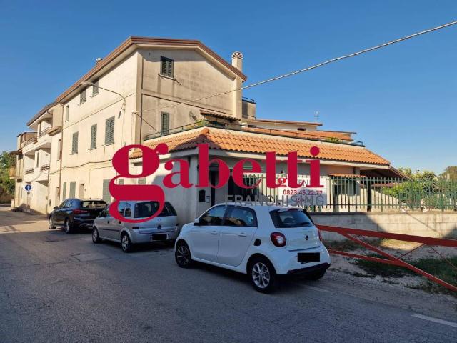 Appartamento in vendita a Caserta, Campania