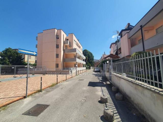 Appartamento in vendita a Parco degli Aranci, Caserta