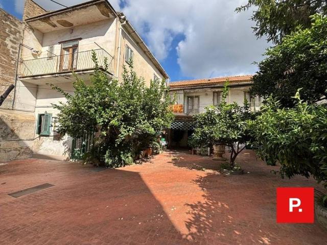 Villa Indipendente in vendita a Caserta, Campania