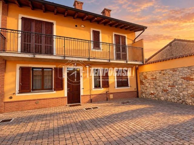 Appartamento in vendita a Casirate d'Adda, Bergamo