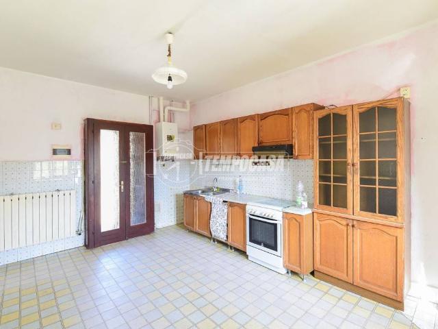 Appartamento in vendita a Caslino D'erba, Lombardia