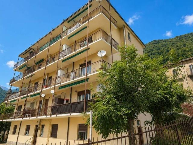 Appartamento in vendita a Caslino D'erba, Lombardia