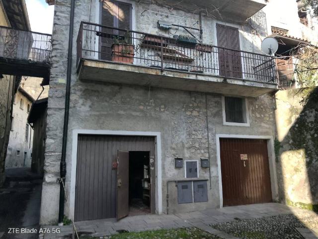 Appartamento in vendita a Caslino D'erba, Lombardia