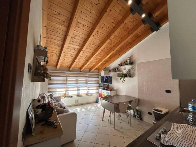 Appartamento in vendita a Casnate con Bernate, Casnate