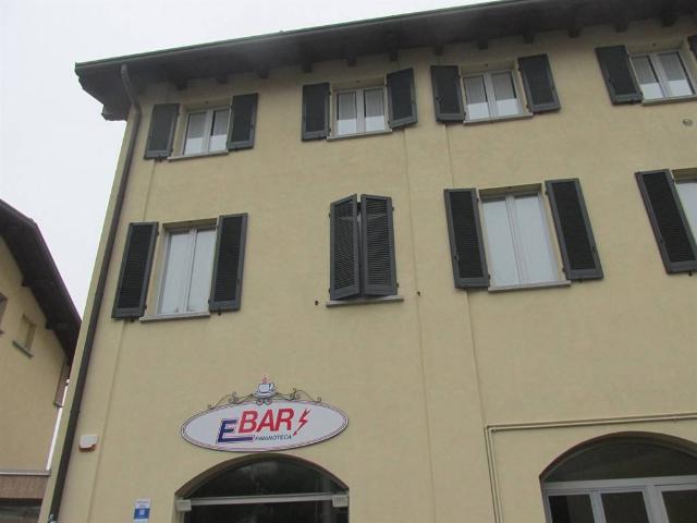 Appartamento in vendita a Casnate con Bernate, Casnate