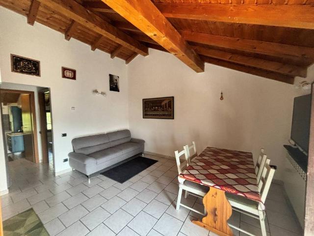 Appartamento in vendita a Casnate con Bernate, Casnate