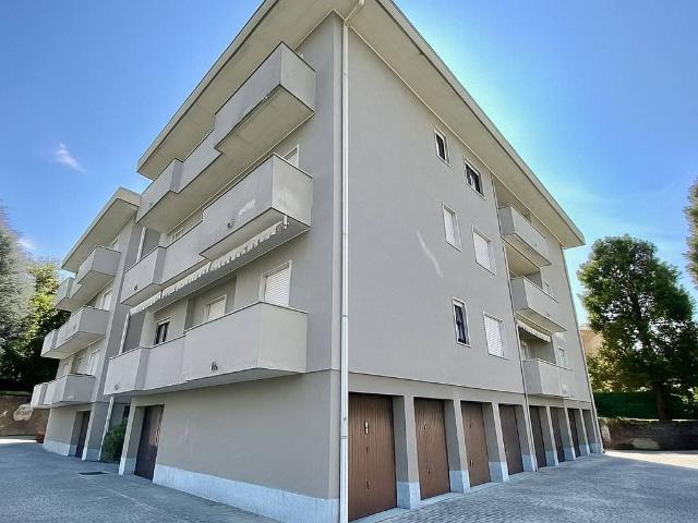 Appartamento in vendita a Casnate con Bernate, Casnate