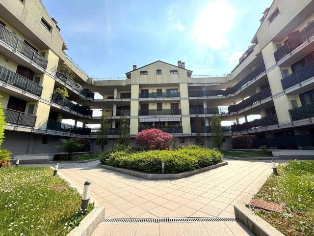 Appartamento in vendita a Casorate Primo, Lombardia