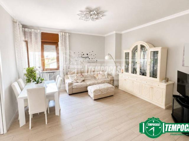 Appartamento in vendita a Casorate Primo, Lombardia