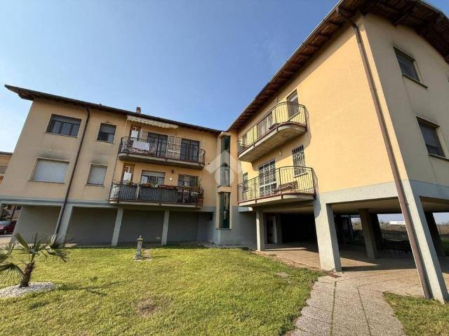 Appartamento in vendita a Casorate Primo, Lombardia