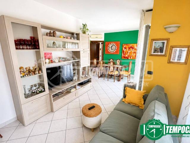 Appartamento in vendita a Casorate Primo, Lombardia