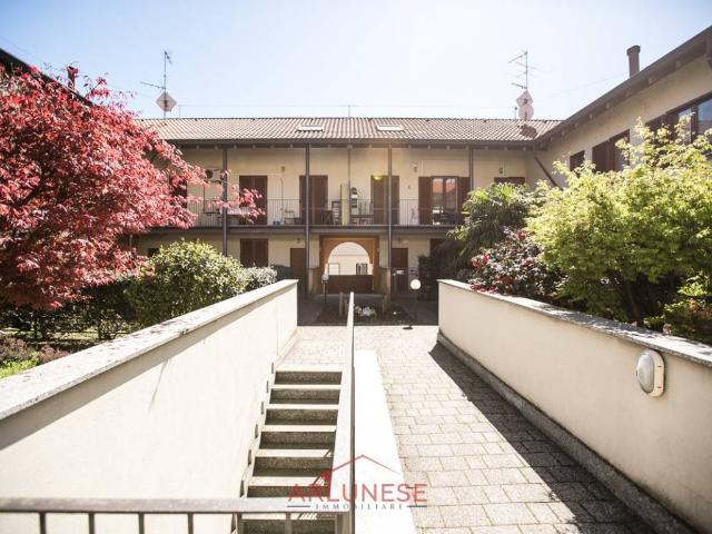 Appartamento in vendita a Casorezzo, Lombardia