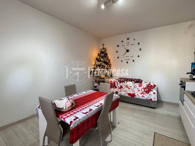 Appartamento in vendita a Casorezzo, Lombardia