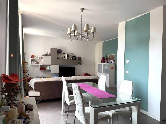Appartamento in vendita a Casorezzo, Lombardia