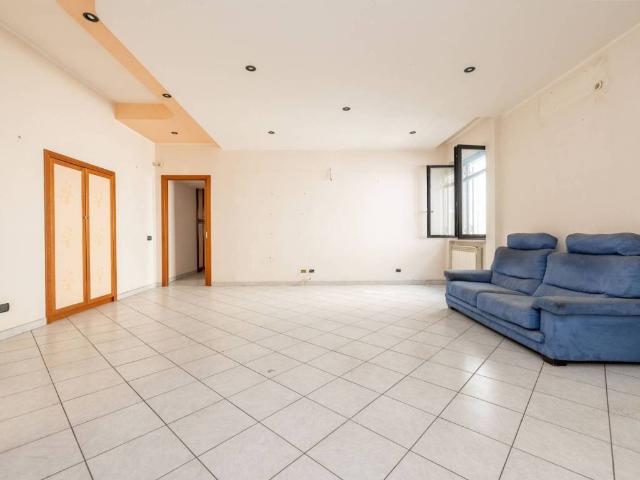 Appartamento in vendita a Casoria, Napoli