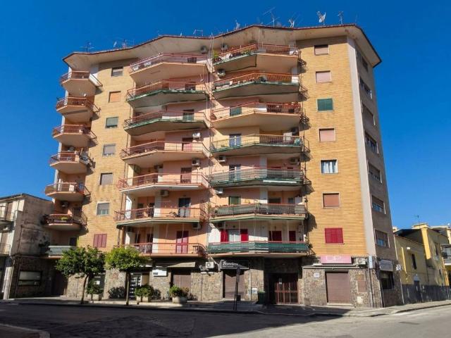 Appartamento in vendita a Casoria, Napoli