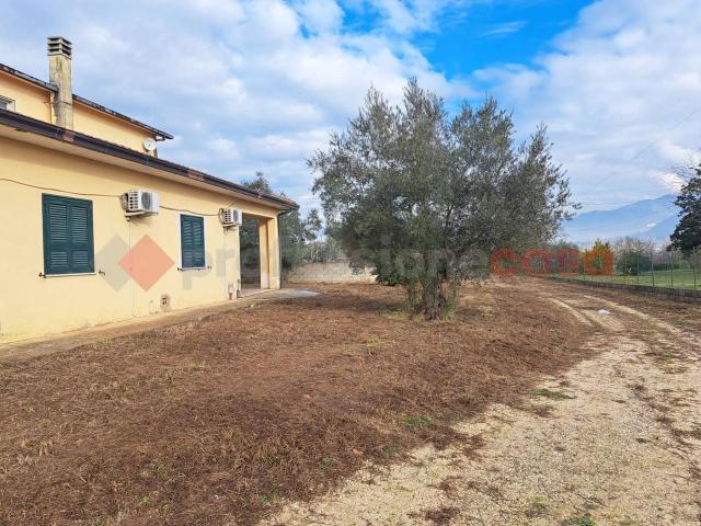 Villa Indipendente in vendita a Cassino, Lazio