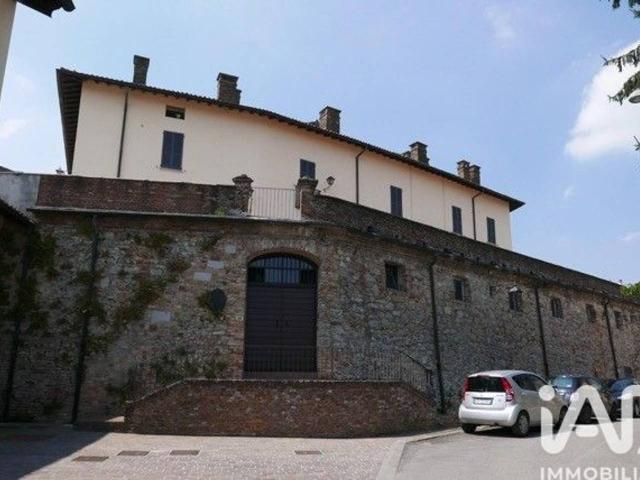 Appartamento in vendita a Castana, Lombardia
