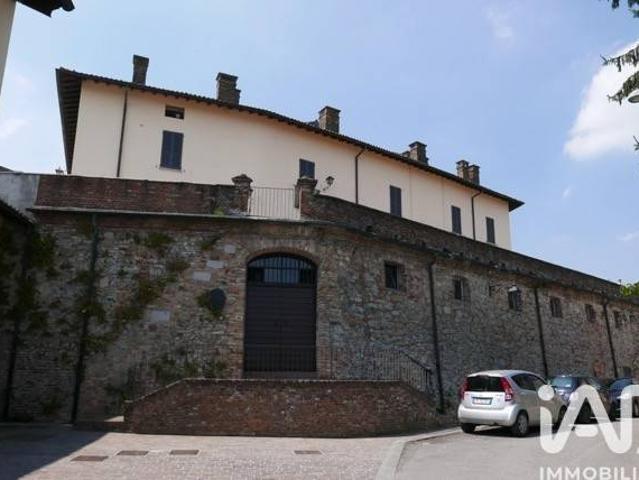 Appartamento in vendita a Castana, Lombardia