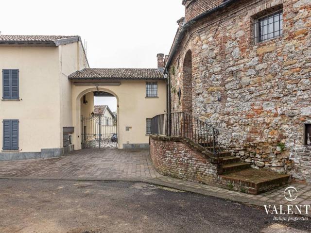 Appartamento in vendita a Castana, Lombardia