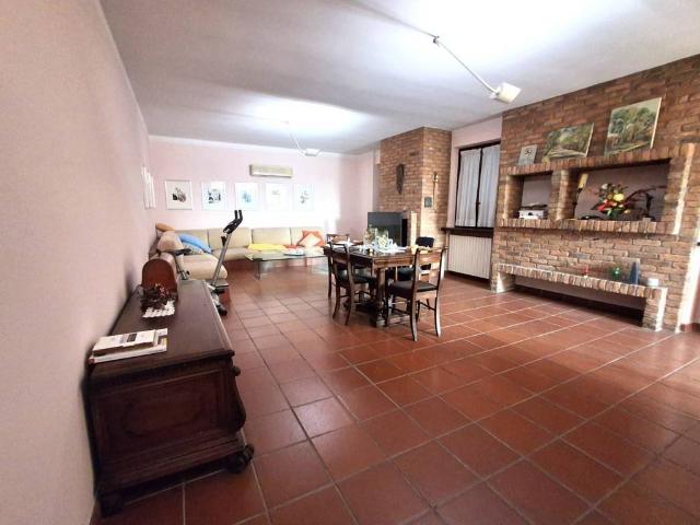 Appartamento in vendita a Casteggio, Lombardia