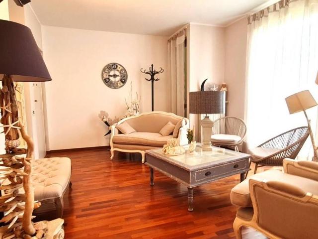 Appartamento in vendita a Casteggio, Lombardia