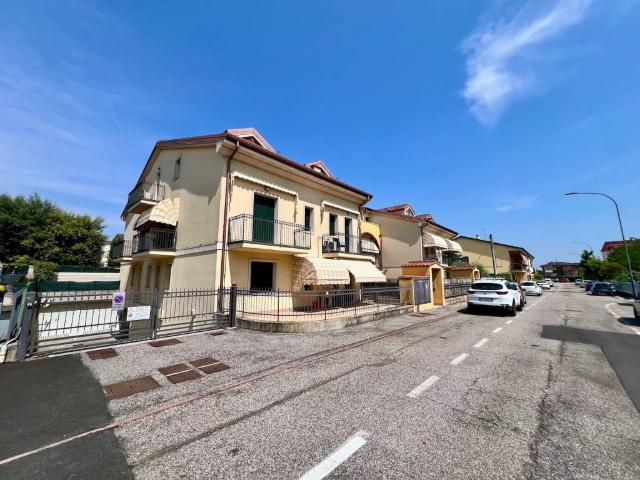 Appartamento in vendita a Castel D'azzano, Veneto