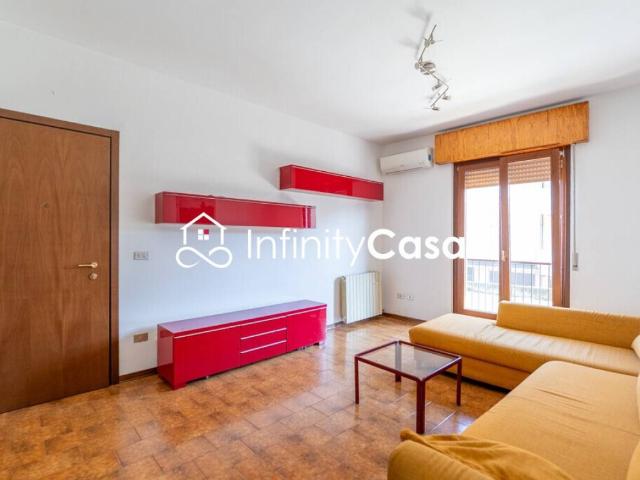 Appartamento in vendita a Azzano, Castel D'azzano