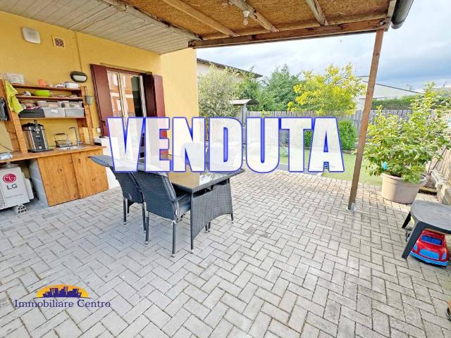 Appartamento in vendita a Azzano, Castel D'azzano