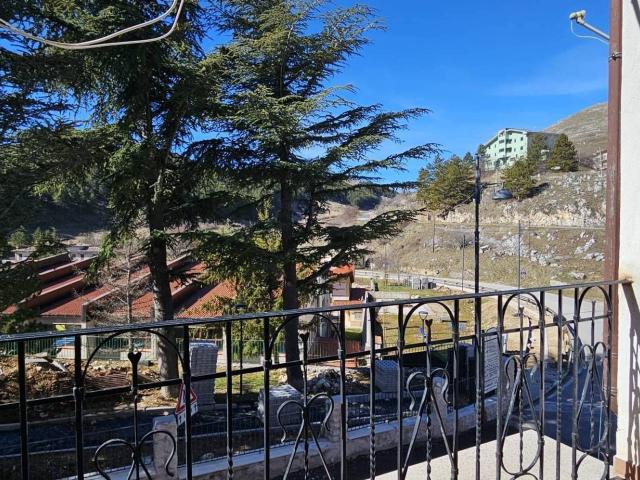 Appartamento in vendita a Castel Del Monte, Abruzzo