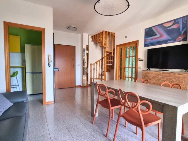 Appartamento in vendita a Piattoni, Marche