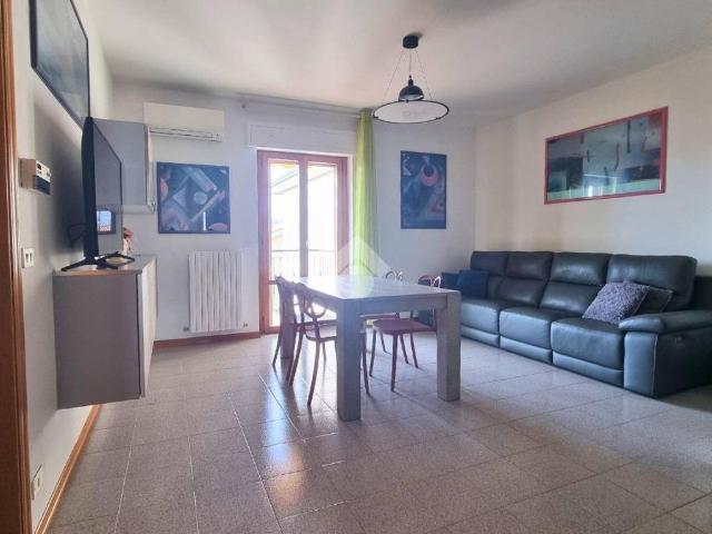 Appartamento in vendita a Piattoni, Marche