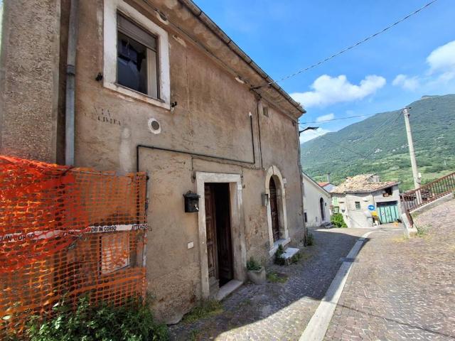 Appartamento in vendita a Castel Di Sangro, Abruzzo