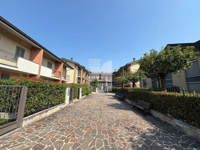 Appartamento in vendita a Castel Rozzone, Lombardia