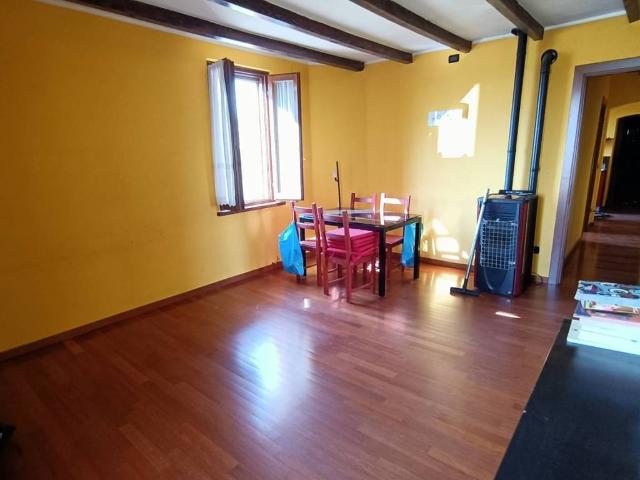 Appartamento in vendita a Castel San Giovanni, Reggio Emilia