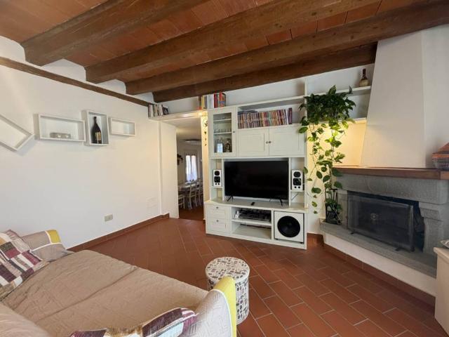 Appartamento in vendita a Castel San Niccolò, Toscana