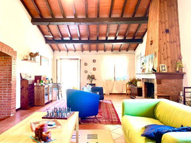 Appartamento in vendita a Castel San Niccolò, Toscana